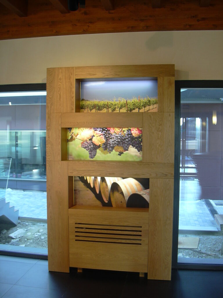 Realizzazione Banco Bar Enoteca in rovere massello naturale - 4