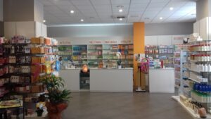 Realizzazione e progettazione farmacia Puviani a Finale Emilia - 1