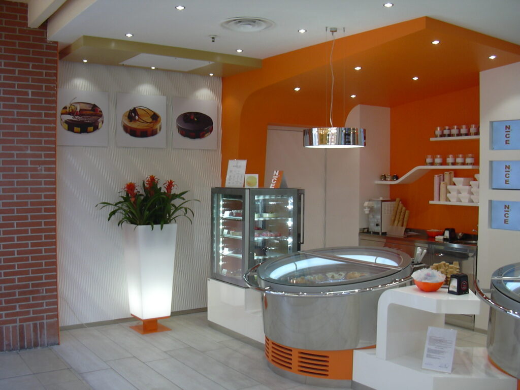 Realizzazione Gelateria per centro commerciale - 4