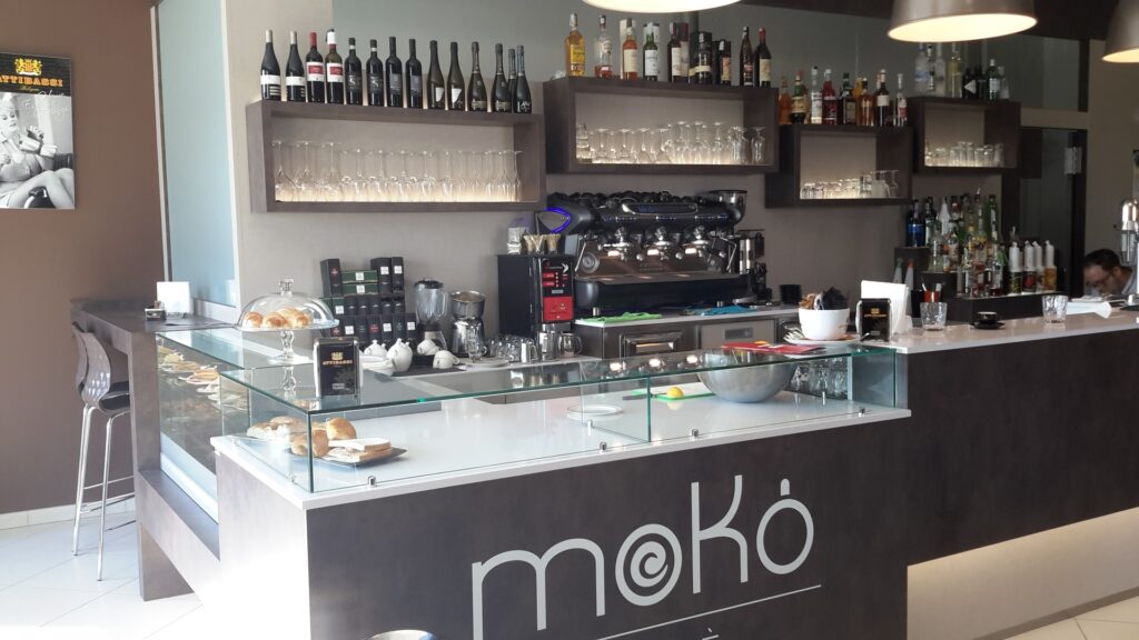 Realizzazione Arredamento Bar e Negozi per Mokò cafè - 3
