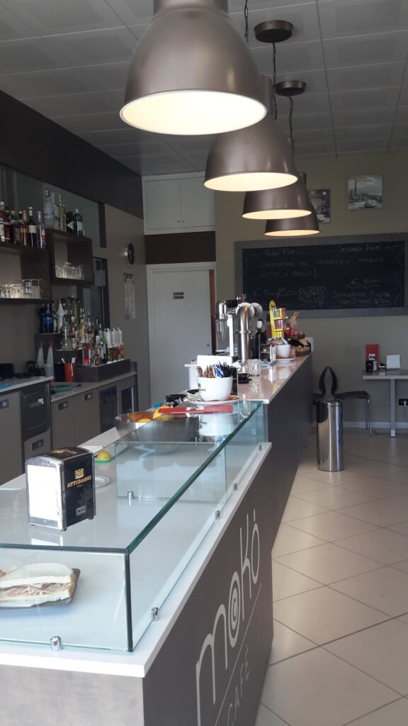 Realizzazione Arredamento Bar e Negozi per Mokò cafè - 2