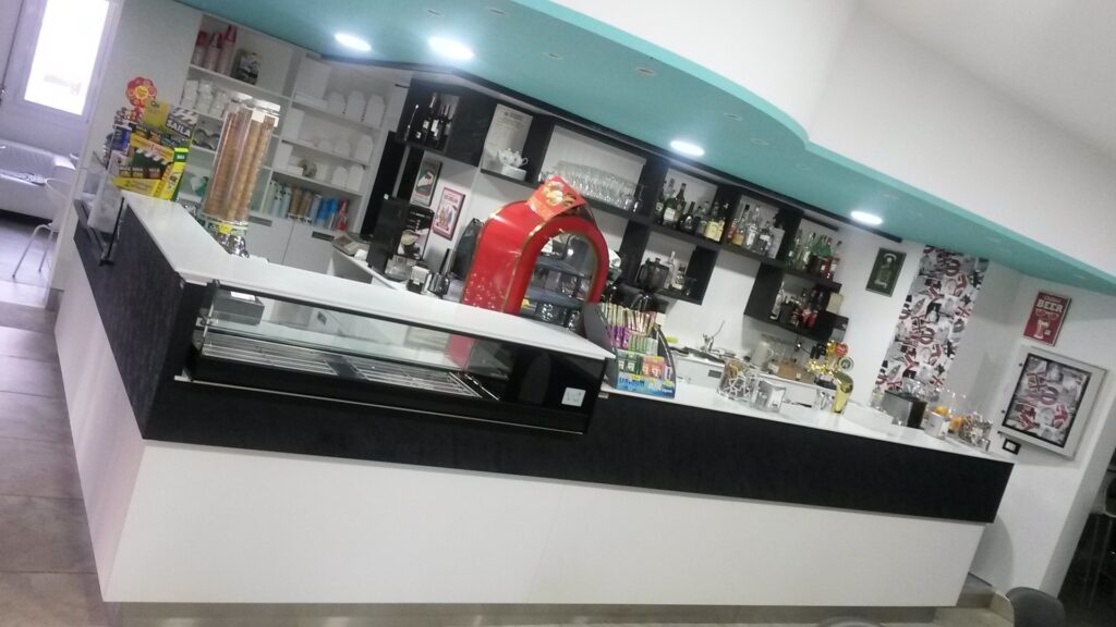 Arredamento Bar e Negozi - Restyling bar gelateria - 3