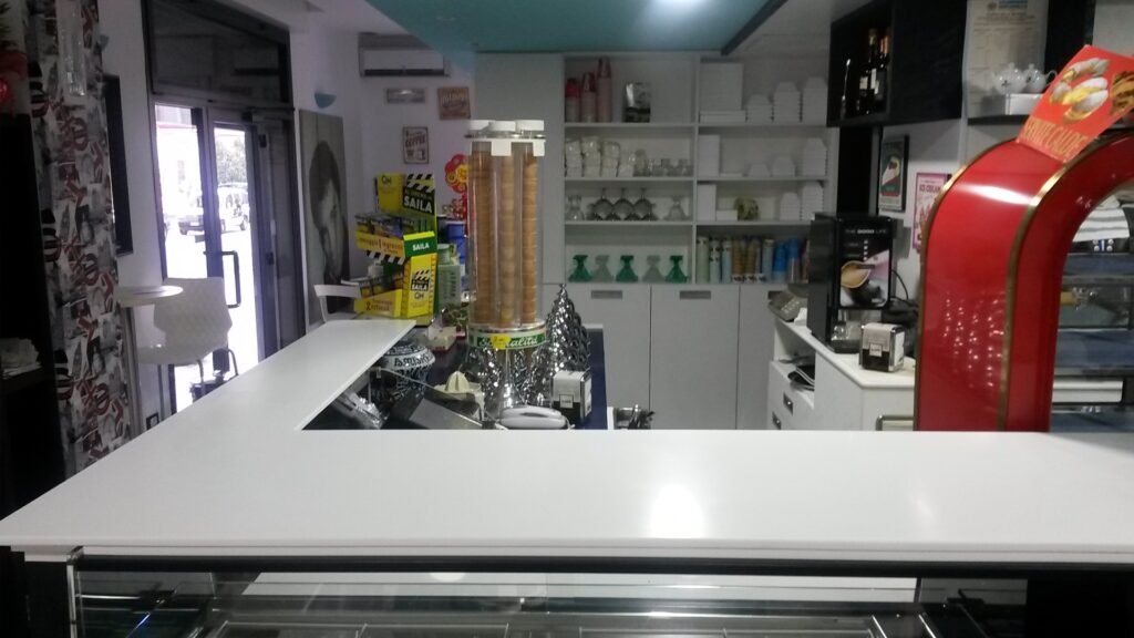 Arredamento Bar e Negozi - Restyling bar gelateria - 2
